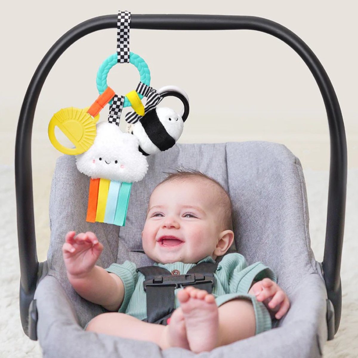 High Contrast - Bitzy Busy Ring Teething Activity Toy - Itzy Ritzy