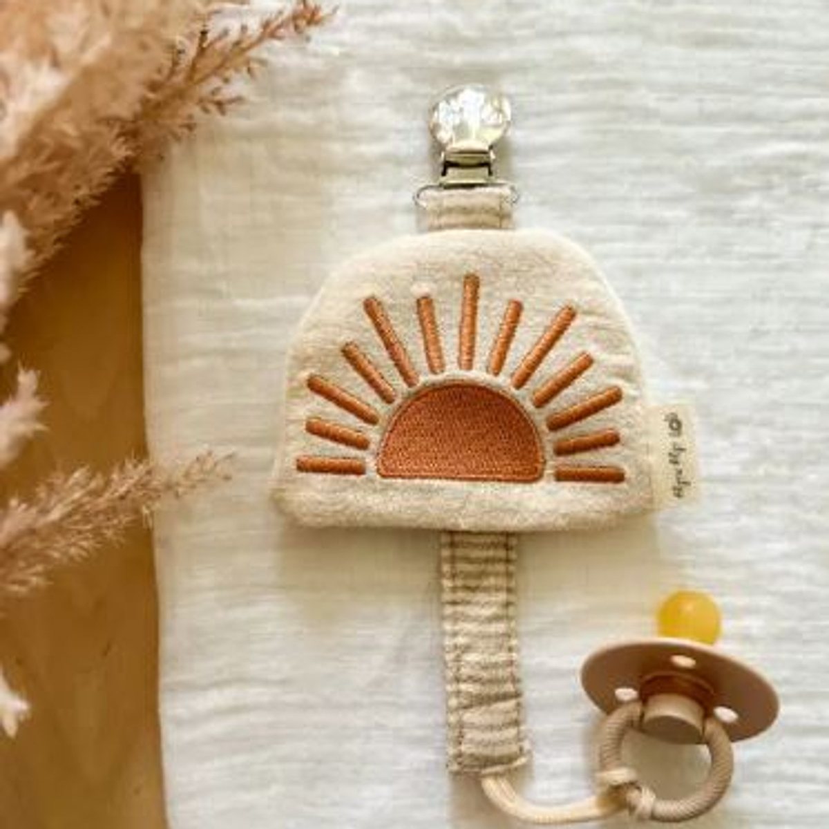 Sun Soothe & Store Pacifier Clip - Itzy Ritzy